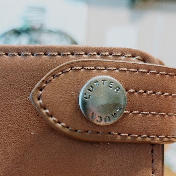 Cutter & Buck passport wallet - Picture 5 of 9